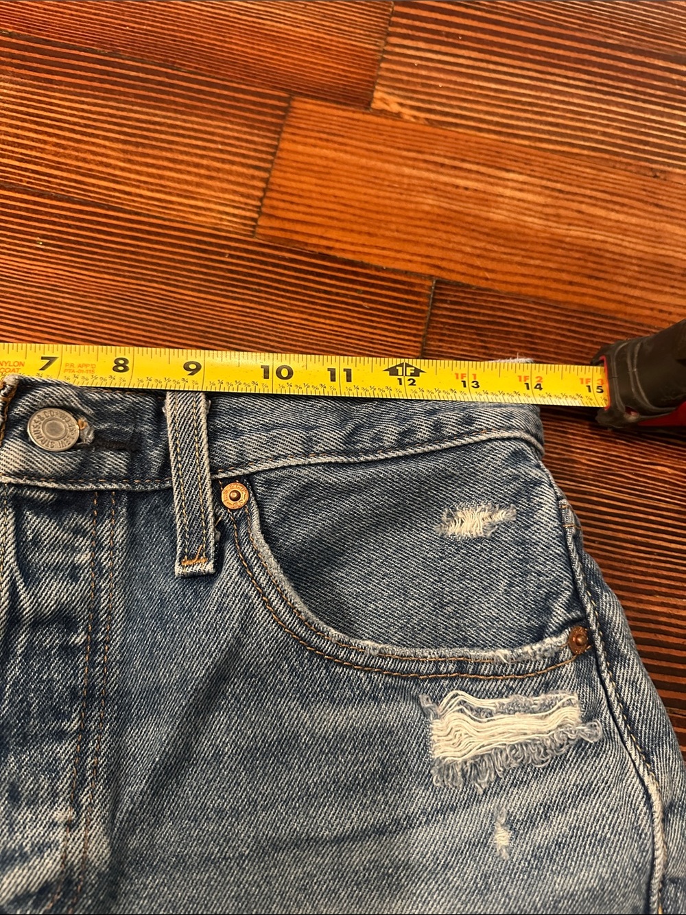 Levi's Premium 501 Original Distressed Cutoff Denim Shorts Light Wash Size 26 - Picture 3 of 9